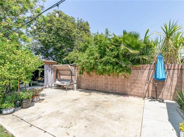 15409 Wyandotte Street, Van Nuys (los Angeles) CA 91406