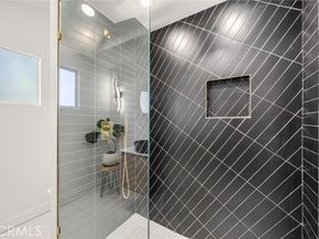 20632 Tiara Street, Woodland Hills (los Angeles) CA 91367