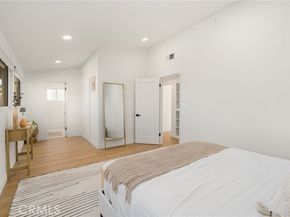 20632 Tiara Street, Woodland Hills (los Angeles) CA 91367