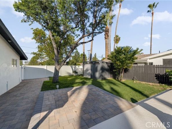 20632 Tiara Street, Woodland Hills (los Angeles) CA 91367