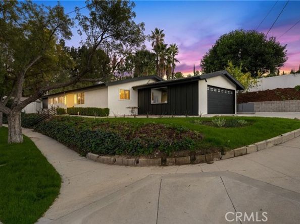 20632 Tiara Street, Woodland Hills (los Angeles) CA 91367