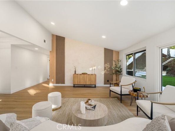 20632 Tiara Street, Woodland Hills (los Angeles) CA 91367