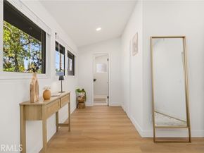 20632 Tiara Street, Woodland Hills (los Angeles) CA 91367