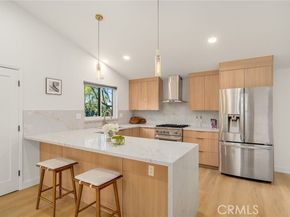 20632 Tiara Street, Woodland Hills (los Angeles) CA 91367