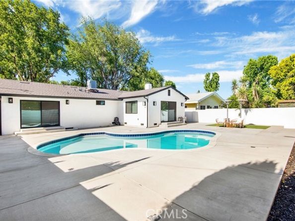 16052 Bahama Street, North Hills (los Angeles) CA 91343