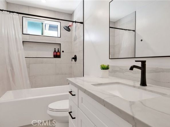 16052 Bahama Street, North Hills (los Angeles) CA 91343