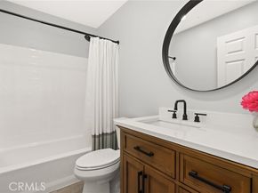 15122 Roxford Street 4, Sylmar (los Angeles) CA 91342