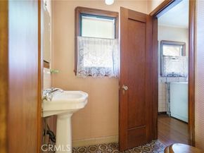 6130 Whitsett Ave, North Hollywood (los Angeles) CA 91606