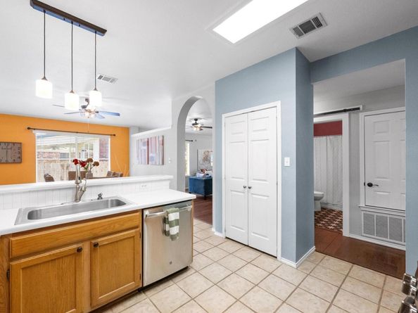 4620 Hoffman DR, Austin TX 78749
