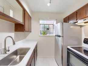6903 Deatonhill DR 20, Austin TX 78745