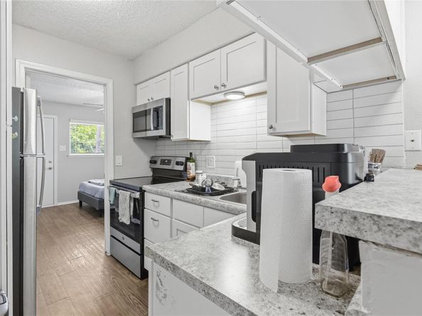 2801 Hemphill PARK A303, Austin TX 78705