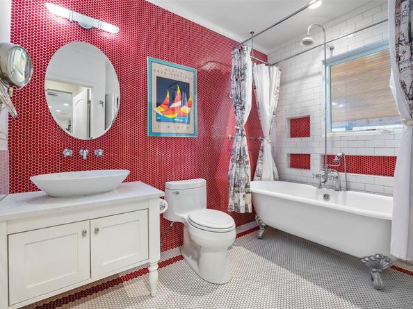 2410 Elmglen DR, Austin TX 78704