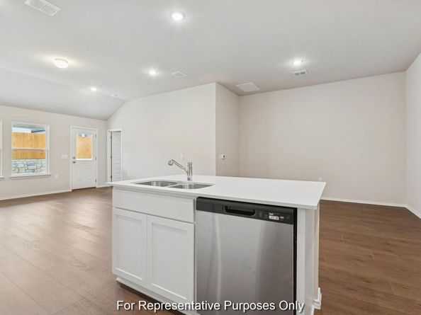 7124 Fayetteville DR, Austin TX 78747
