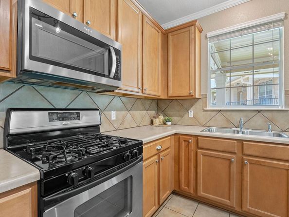 16100 S Great Oaks DR 2702, Round Rock TX 78681