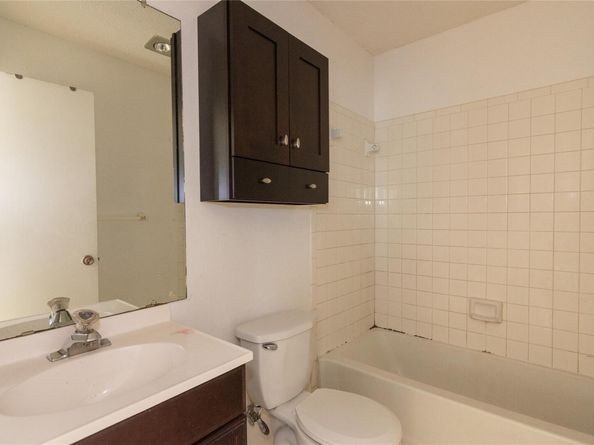 1107 Green Valley Cv, Round Rock TX 78664