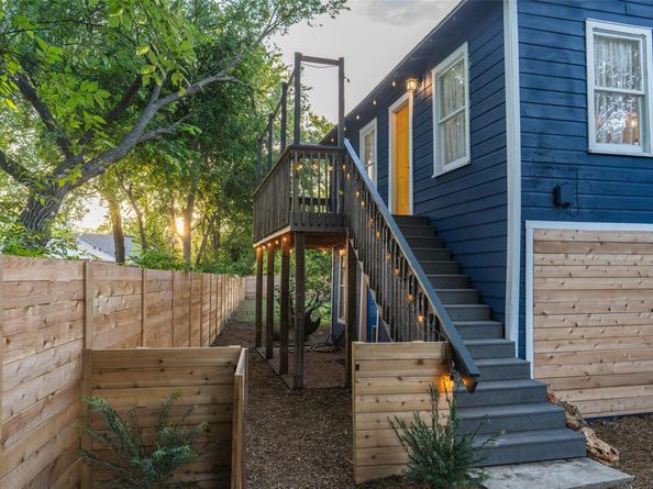 1148 Gunter ST A & B, Austin TX 78721