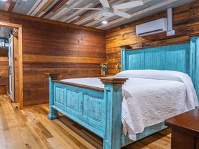 1148 Gunter ST A & B, Austin TX 78721