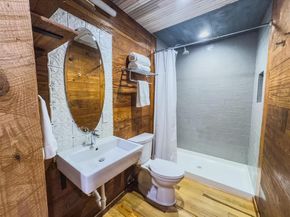 1148 Gunter ST A & B, Austin TX 78721