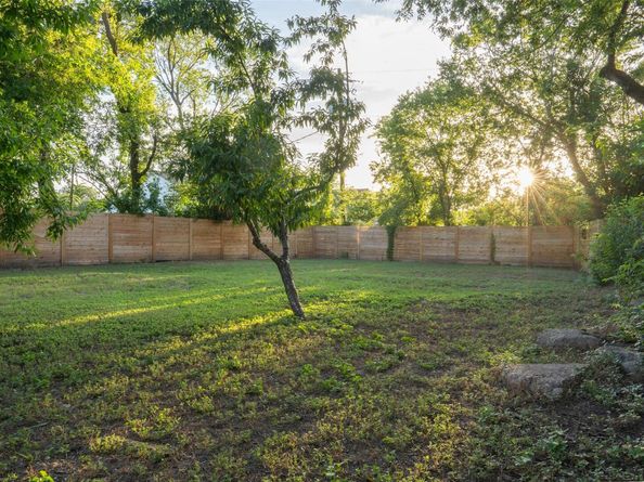 1148 Gunter ST A & B, Austin TX 78721
