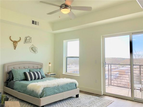 6444 Burnet RD 305, Austin TX 78757