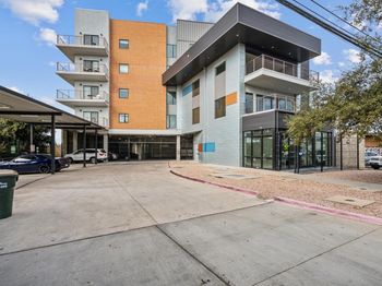 6444 Burnet RD