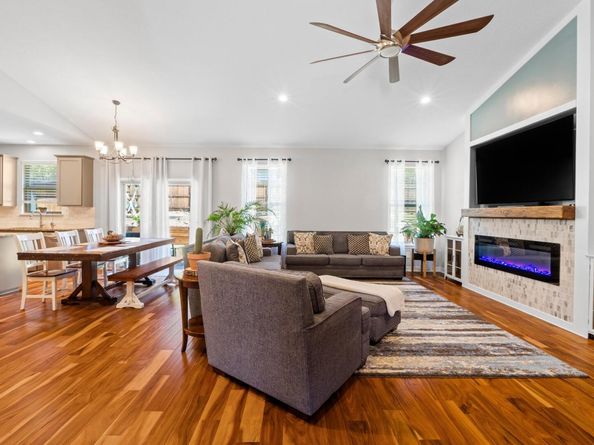 3905 Clinton LN, Lago Vista TX 78645