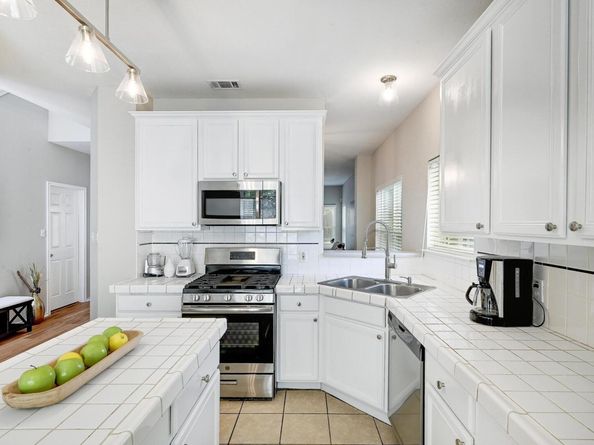 7400 Spivey DR, Austin TX 78749