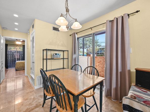 2425 Ashdale DR 28, Austin TX 78757