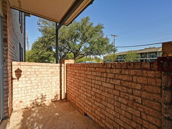 2425 Ashdale DR 28, Austin TX 78757