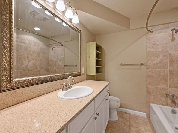 2425 Ashdale DR 28, Austin TX 78757