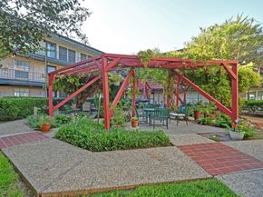2425 Ashdale DR 28, Austin TX 78757