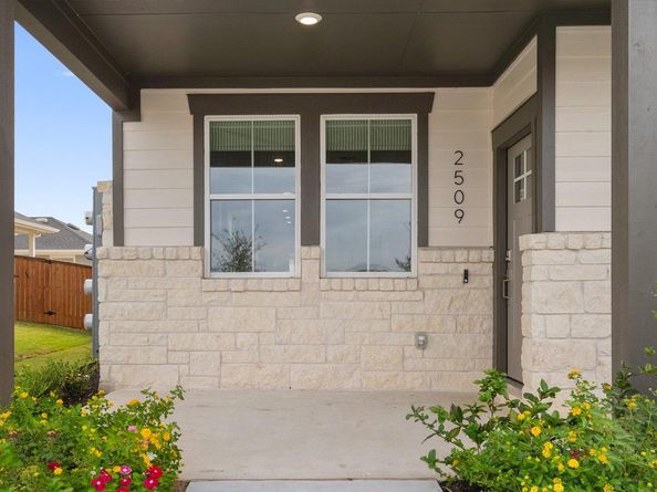 2524 Ophelia Levi LN, Round Rock TX 78665