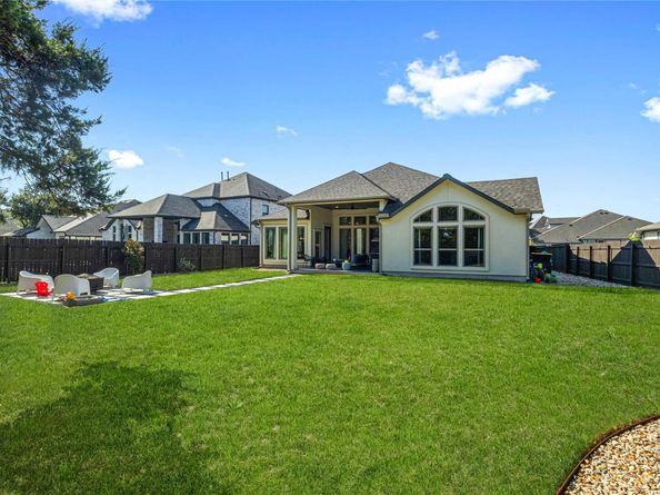 917 Heartleaf DR, Leander TX 78641