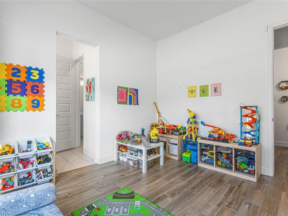 917 Heartleaf DR, Leander TX 78641