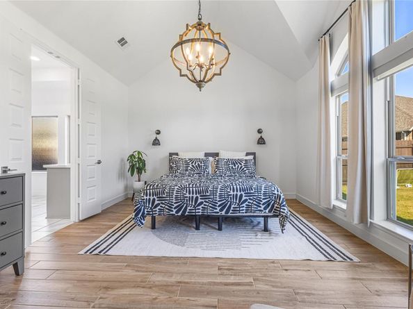 917 Heartleaf DR, Leander TX 78641