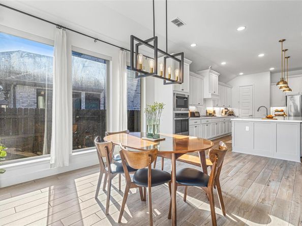 917 Heartleaf DR, Leander TX 78641