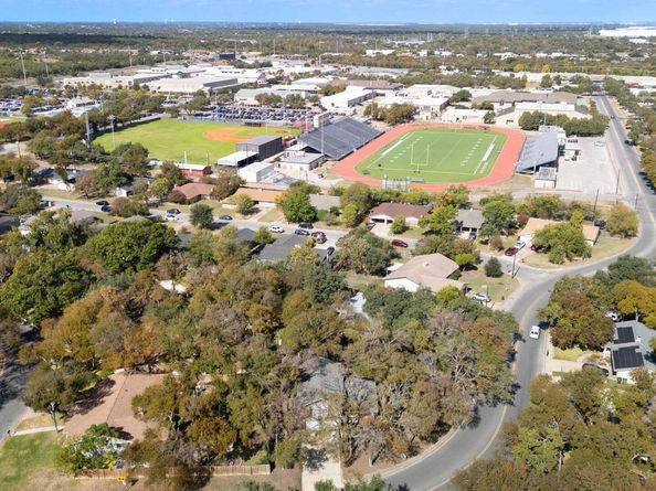 202 S Lake Creek DR, Round Rock TX 78681