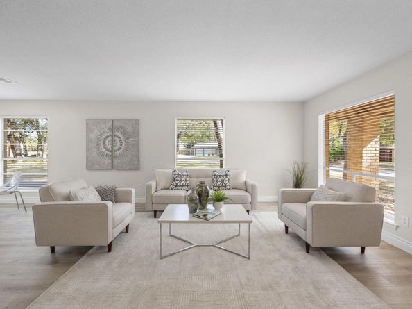 202 S Lake Creek DR, Round Rock TX 78681