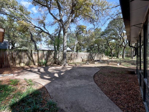 202 S Lake Creek DR, Round Rock TX 78681