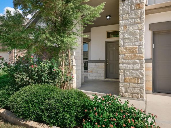820 Goldilocks LN, Manchaca TX 78652