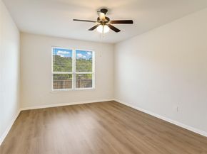 820 Goldilocks LN, Manchaca TX 78652
