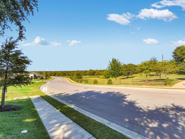 820 Goldilocks LN, Manchaca TX 78652