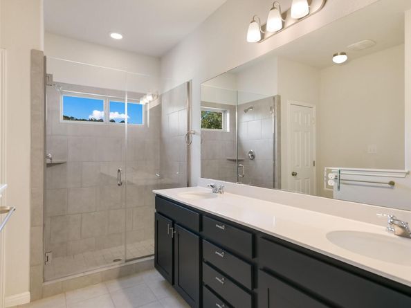 820 Goldilocks LN, Manchaca TX 78652