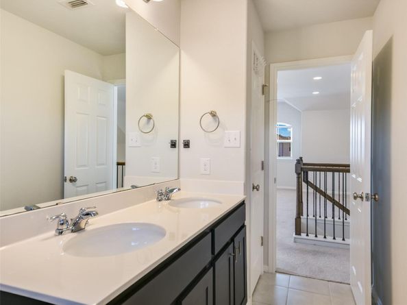 820 Goldilocks LN, Manchaca TX 78652