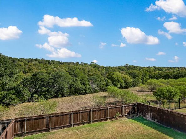 820 Goldilocks LN, Manchaca TX 78652
