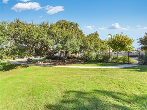 820 Goldilocks LN, Manchaca TX 78652