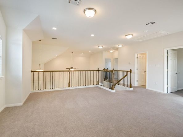 820 Goldilocks LN, Manchaca TX 78652
