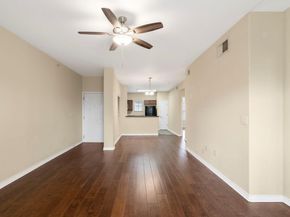 6810 Deatonhill DR 4102, Austin TX 78745
