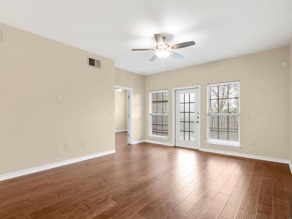 6810 Deatonhill DR 4102, Austin TX 78745