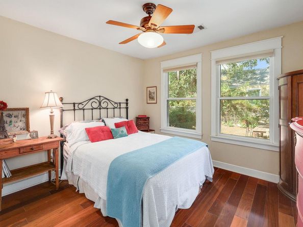 1006 E 44th ST, Austin TX 78751